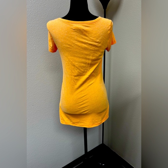American Eagle Outfitters Women's Orange Scoop Neck T-Shirt size medium - Picture 4 of 8